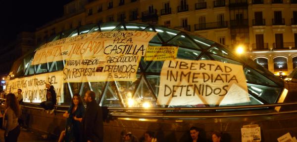 primeros carteles en la cochinilla 17-5-11 00.15hrs