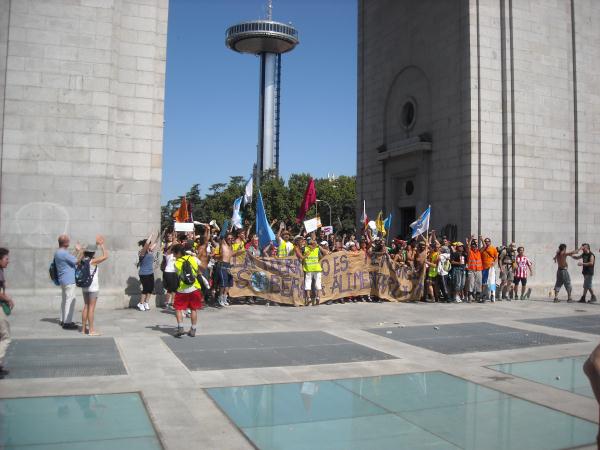 columna noroeste en el arco de moncloa