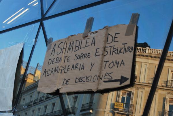 Asamblea de debate sobre estructura asamblearia y toma de decisiones