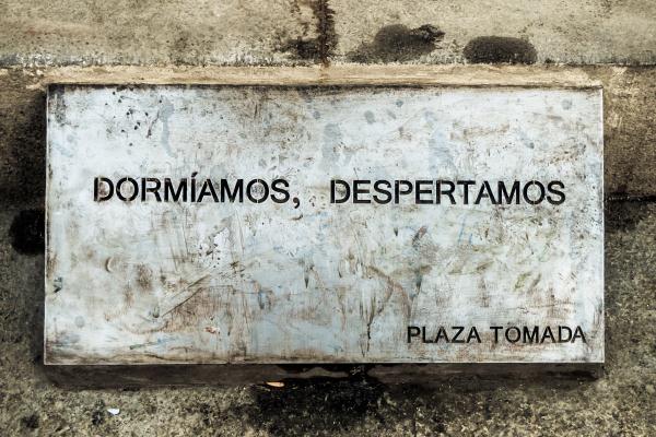 Dormíamos