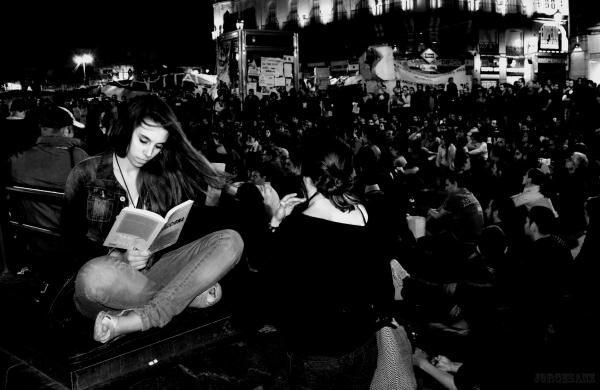 Leyendo en sol